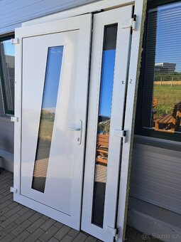 Dvoukřídlé vchodové dveře- plastové - 3