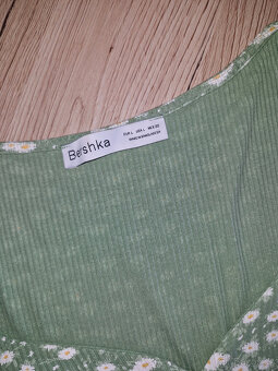 Letní šaty BERSHKA zeleno-bílé vel.L - 3
