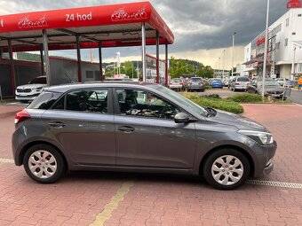 Prodám Hyundai i20, 1.2i 55kW, benzín, 2017, 72000 km - 3