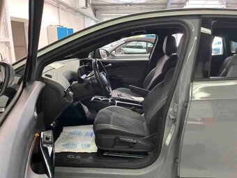 Volkswagen ID.5 Pro elektro 150kw,tažné,kamera,tepelko,kessy - 3