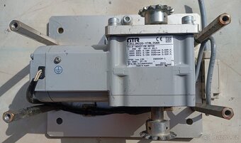 Indukční motor NISSEI 25W s převodovkou 20:1 - 3