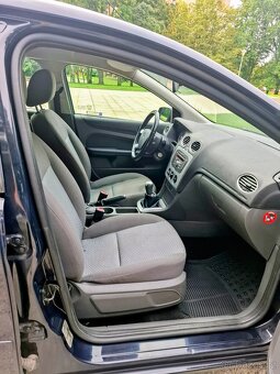 Ford Focus kombi, 1,6 74 kW  benzin Style nehavarovaný - 3