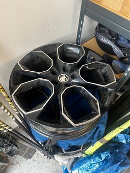 ALU kola Škoda Octavia 3 RS 5x112 R19 - 3