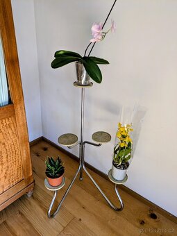 Funkcionalismus - Starožitný chromovaný etažér na květiny - 3