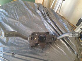 Prodám páčky stěračů a blinkrů na a6 - 3