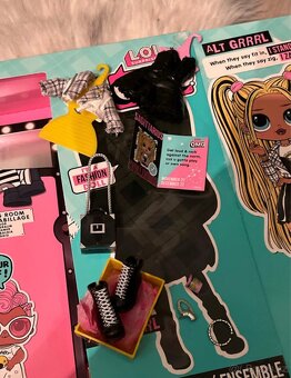 LOL Omg Alt Grrrl – chybí 1 naušnice“ - 3