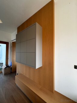 Knihovna ci skrin nastenna - 3