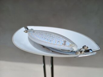 Stojací LED lampa - 3