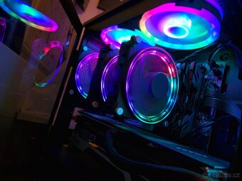 Prodám PC skříň s chladičem - 3