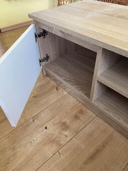 Skříňka pod TV - 3
