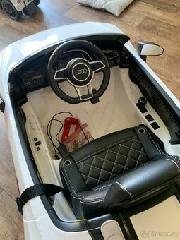 Ramiz elektrické autíčko Audi R8 Spyder 24Ghz bílé - 3