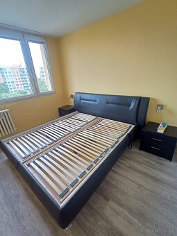 Postel + noční stolky + rošty - 3