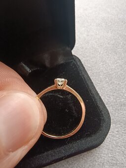 Zlatý prsten s diamantem - 3