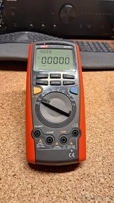 Velmi přesný TRMS multimetr UNI-T UT71D ±0,05% - 3