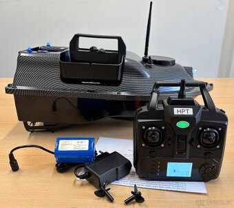 Tříkomorová loďka CARBON GPS s baterií 12000mAh včetně obalu - 3