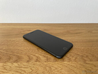 Apple iPhone 7 128GB Black -  baterie 82% - 3