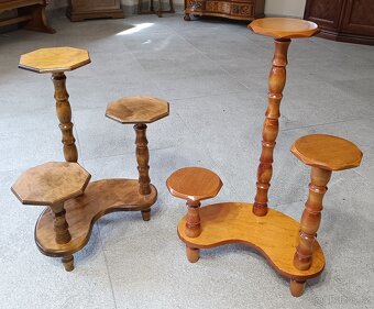 Stolky a stojany na květiny v rustikálním stylu. - 3