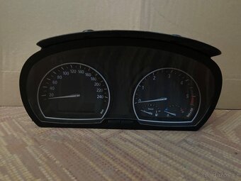 Naftové budíky z e83 x3 - 3