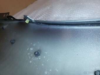 Mazda Tribute: Blatník pravý - 3