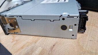 VW 6cd changer,jako nový - 3