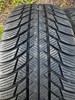 Zimní pneu 225 45 18 Bridgestone - 3