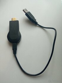 Chromecast model H2G2 - 3