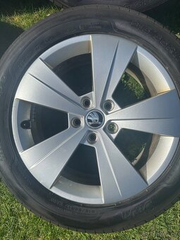 ALU Kola ŠKODA 5x112 R17 TRITON Zánovní Letní Pneu 215/55/17 - 3