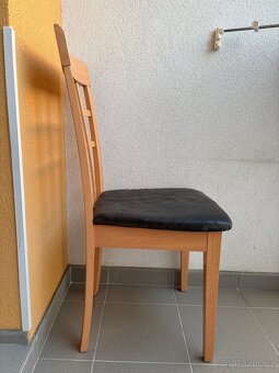 Dřevěné jídelní židle s polstrováním - 3