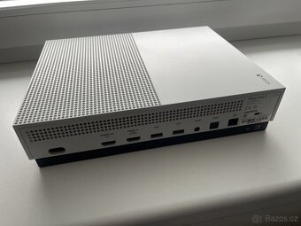 Xbox One S - 3