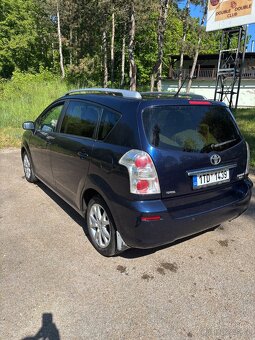 TOYOTA COROLLA VERSO 1,8 - 3