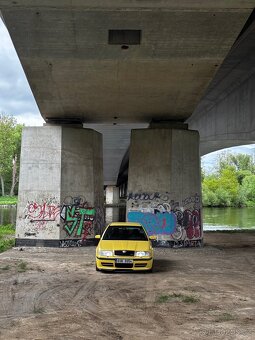 Škoda Octavia RS 1 – 1.8T, žlutá - 3