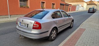 Škoda octavia 2 1.6 fsi 2008 Kupovane v cz 1 majitel pireli. - 3