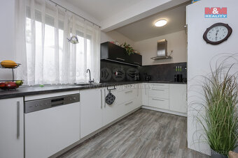 Prodej rodinného domu, 450 m², Dolany - 3