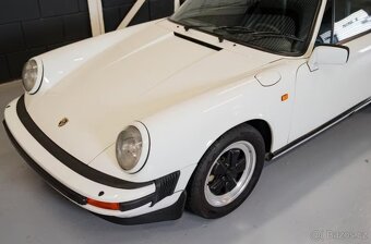 Porsche 911 Carrera 3.2 Coupé (1984) – Grand Prix White - 3