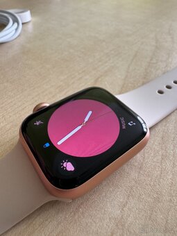 Apple Watch SE 40mm Rose gold - 3