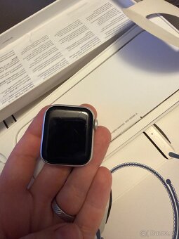 Apple Watch SE generace 2 - 3