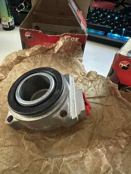 VAZ 2101/2107 - přední brzdy - 3