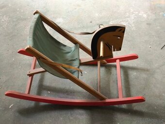 Houpaci konik, drevo - 3