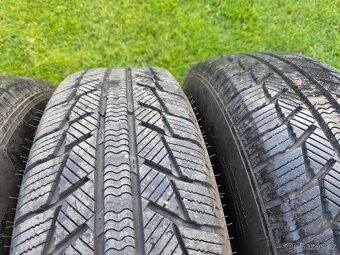 Zimní pneu Syron Everest C 225/75 R16C 121/120S - 3