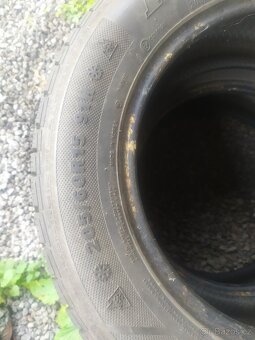 2ks zimní 205/60 R15 zimní cena za obě pneu - 3