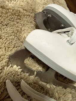 Dámské lední brusle Bladerunner velikost 38 - 3