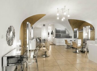 Pronájem kadeřnického křesla v Salonu Unique, Praha 1 - 3