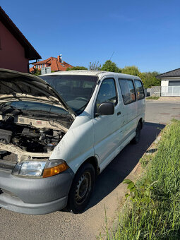 Toyota Hiace - 3