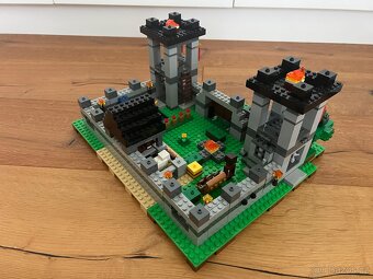Lego Minecraft pevnost - 3