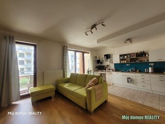 Pronájem prostorného bytu 2+kk se dvěma balkony v prestižní - 3
