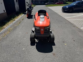 Zahradní traktor Husqarna - 3