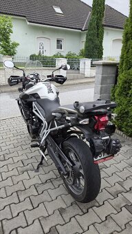Triumph Tiger 800 XR 2011 - 3
