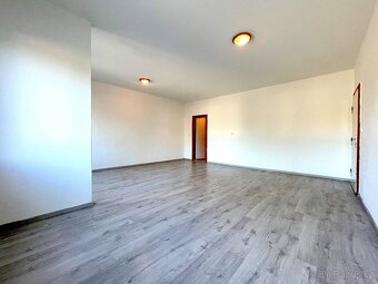 Pronájem bytu 1+1, Hronov – Husova ulice - 3