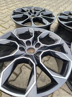 Originalni alu skoda RS 19" - 3