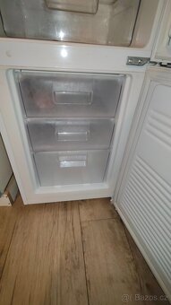 Lednice   A++ BAUMATIC pěkná úsporná lednice s mrazákem - 3